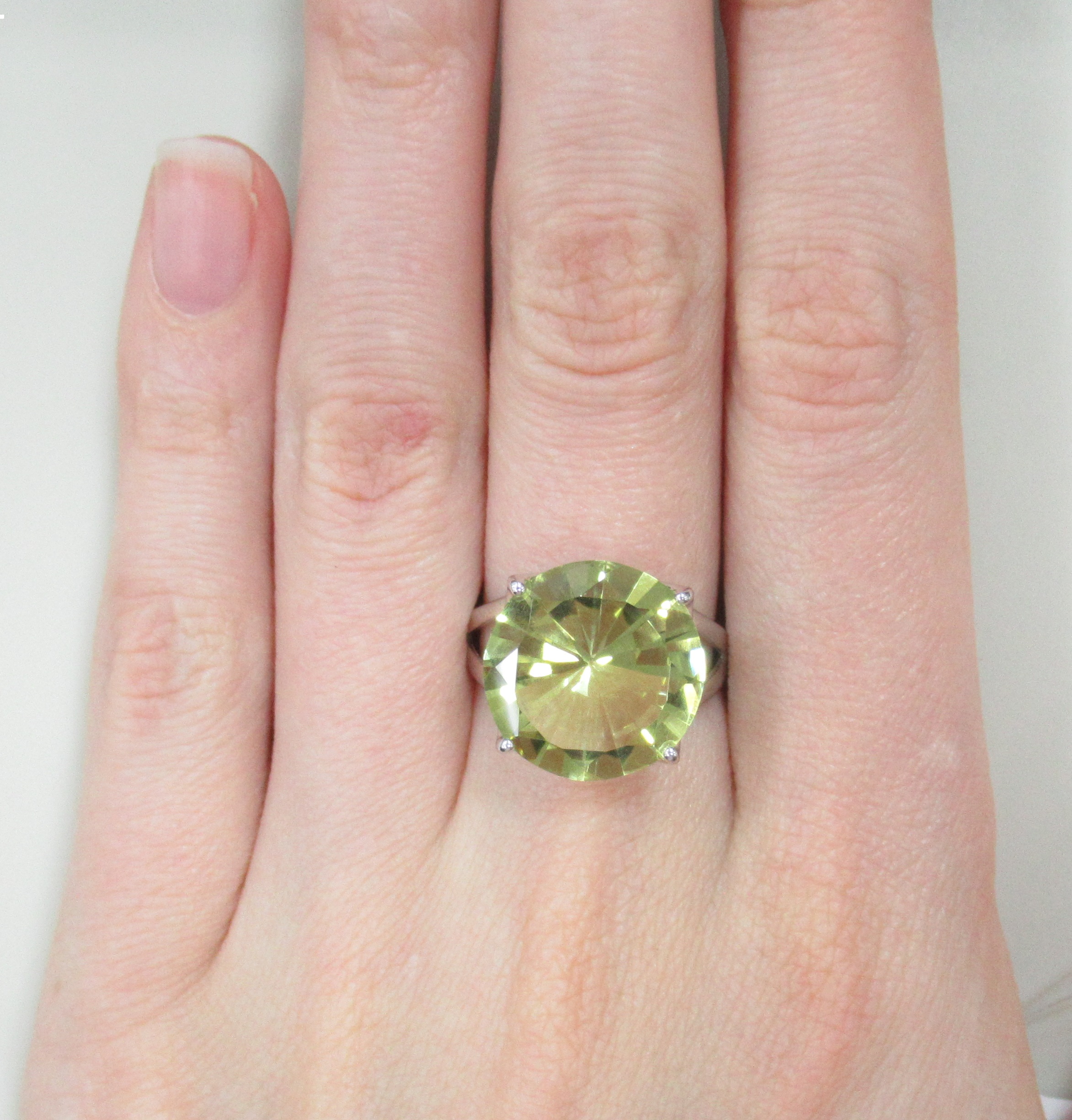 Серебряное кольцо с цитрином